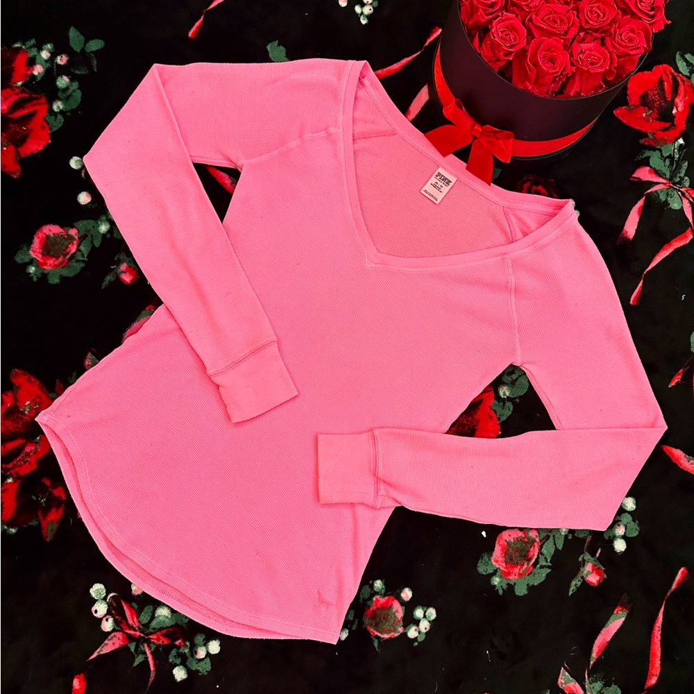 VS PINK Light Weight Thermal With Small PINK Dog on lower Left. Size XS Hot Pink